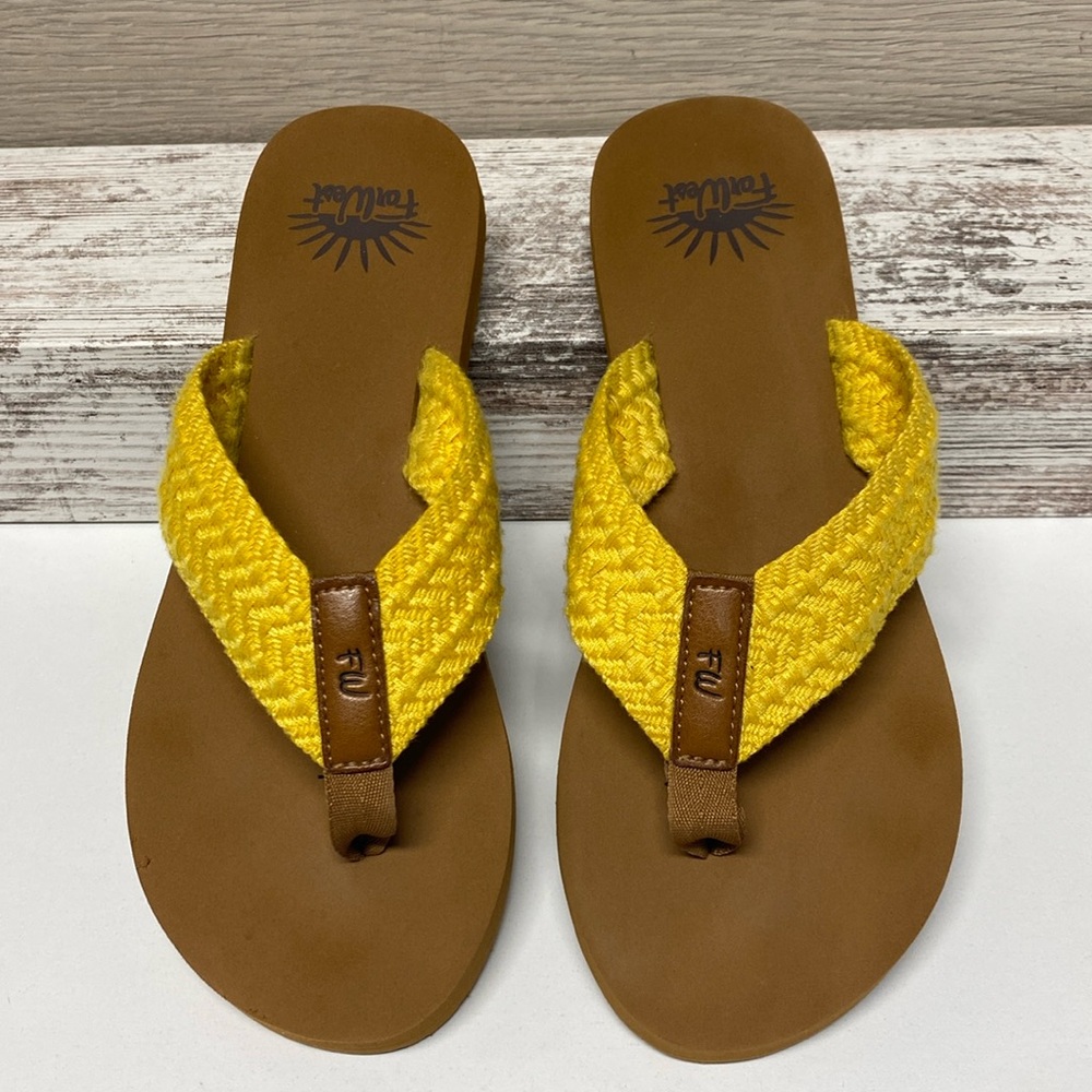 Far West Yellow Slip On Sandals